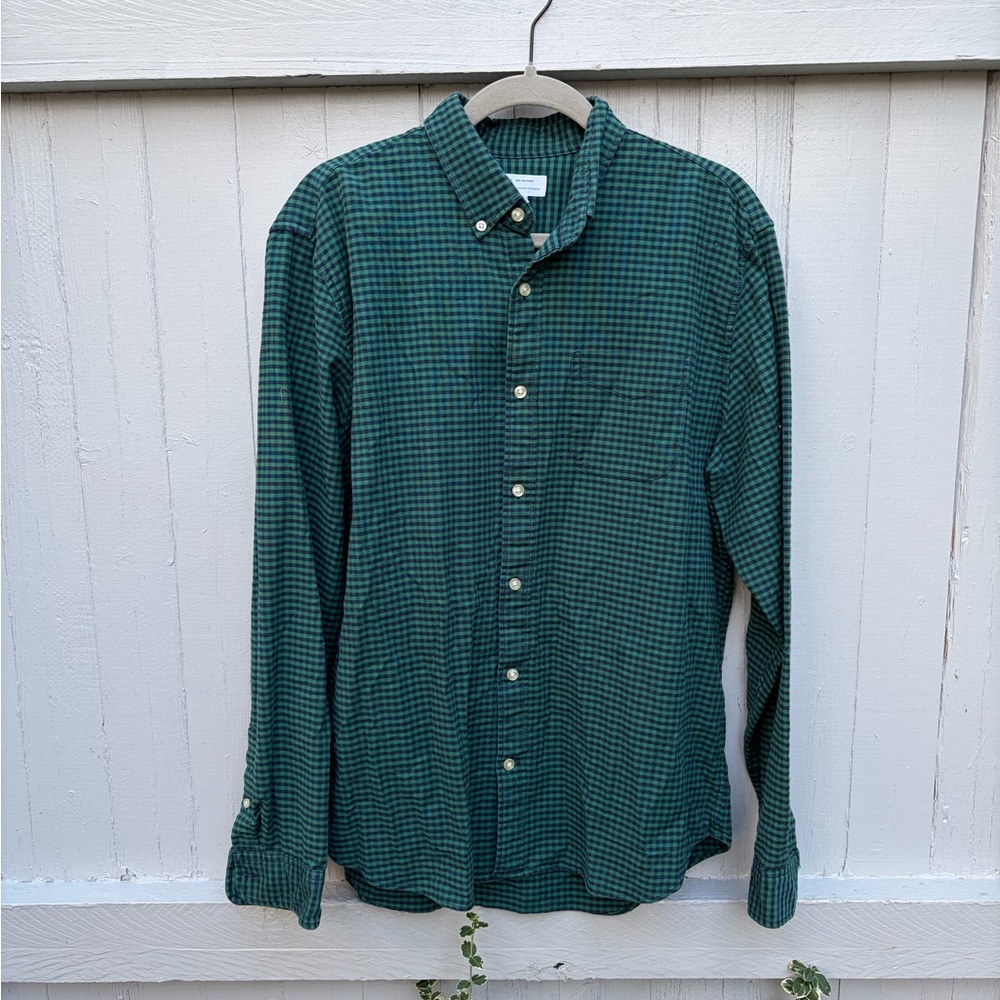 GAP Men's Green Plaid Button-Down Shirt